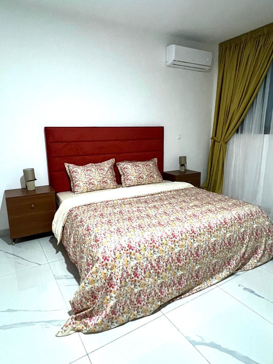 lit capitonné barre