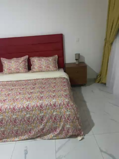 lit capitonné barre